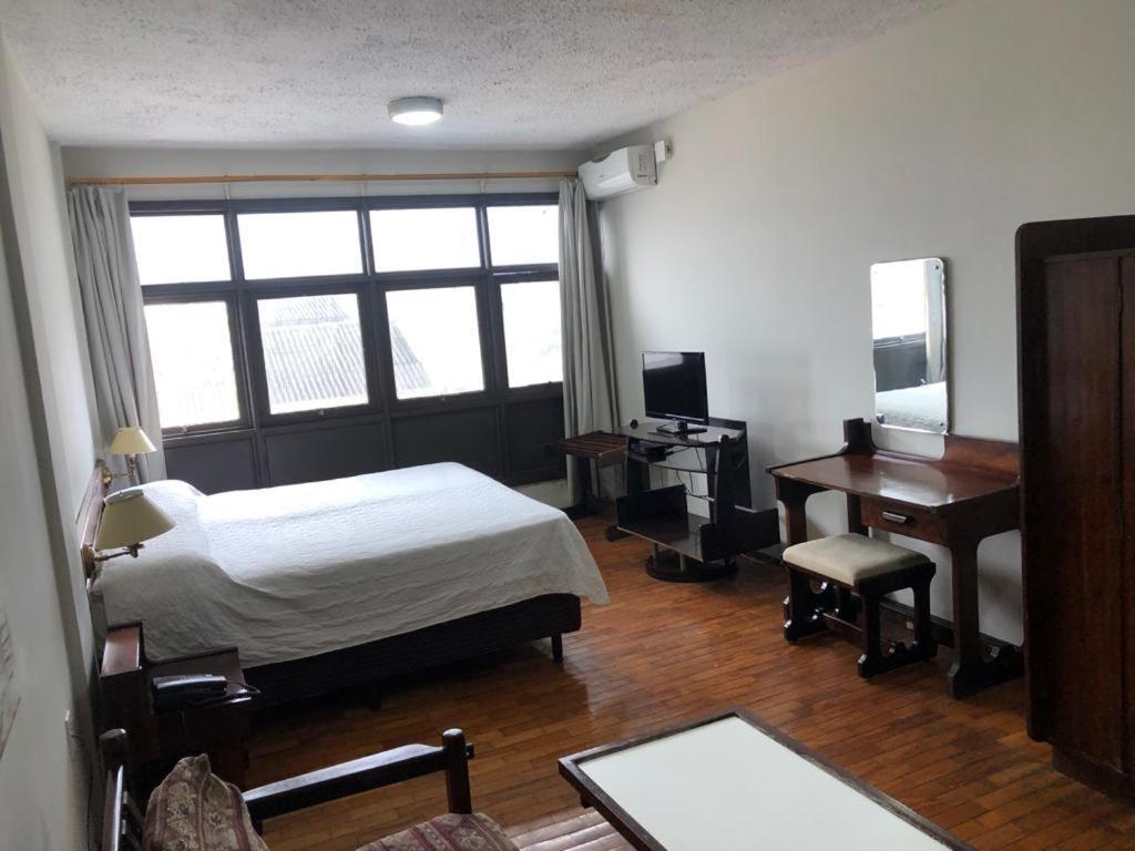 Hotel Estoril เปโลตัส ภายนอก รูปภาพ
